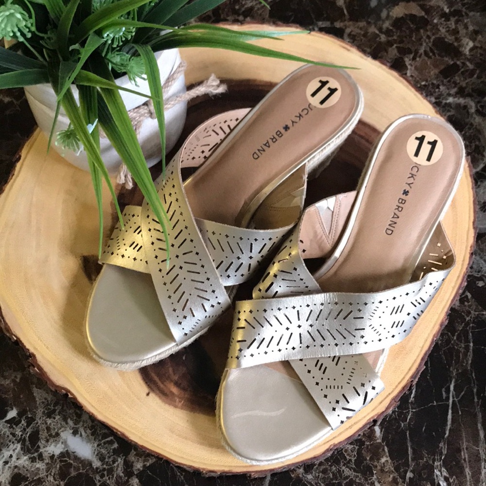 NWOB Lucky brand gold espadrille heels 3.5” size11
